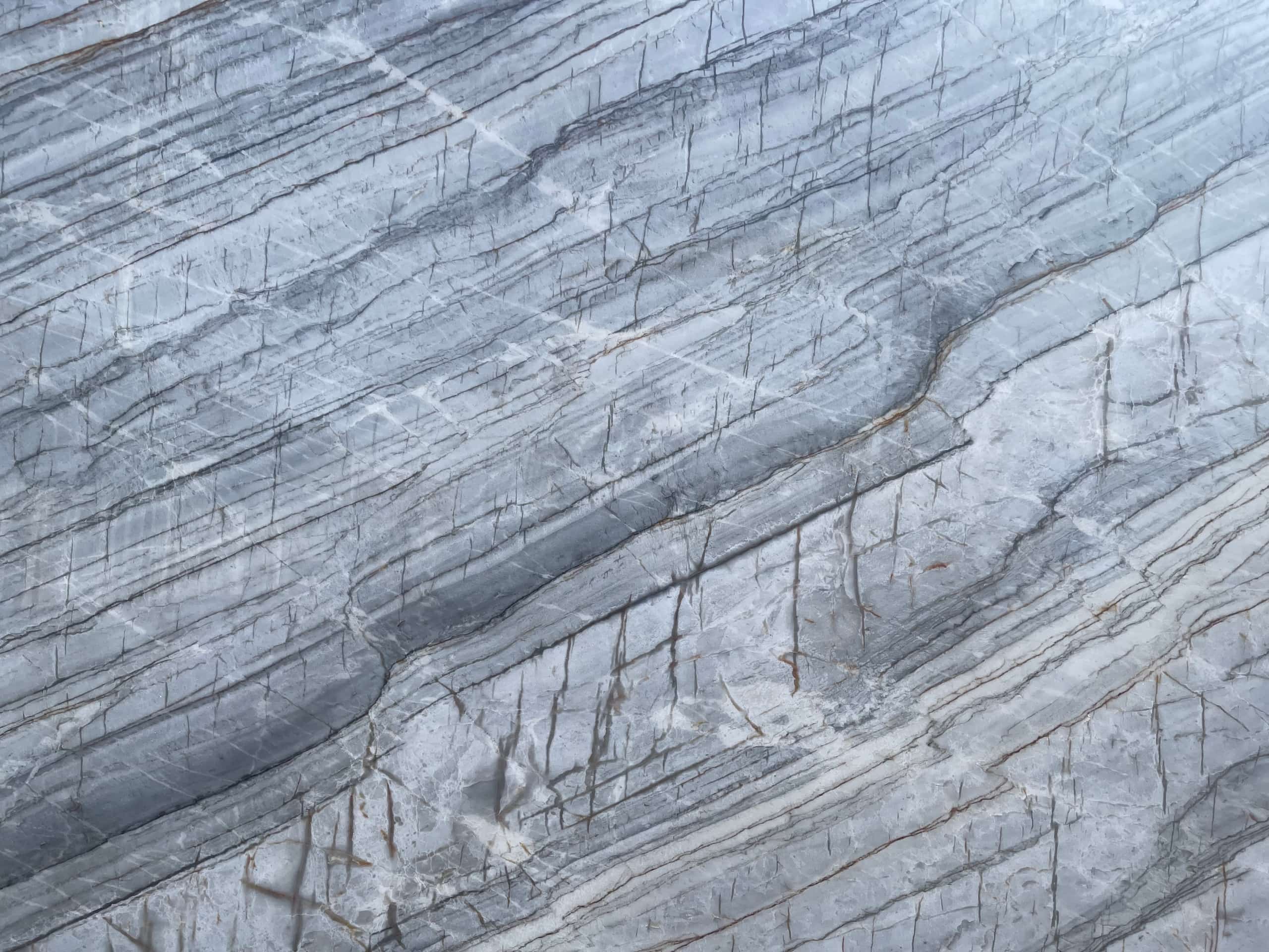 Essenza Blue slab at Aracruz RE