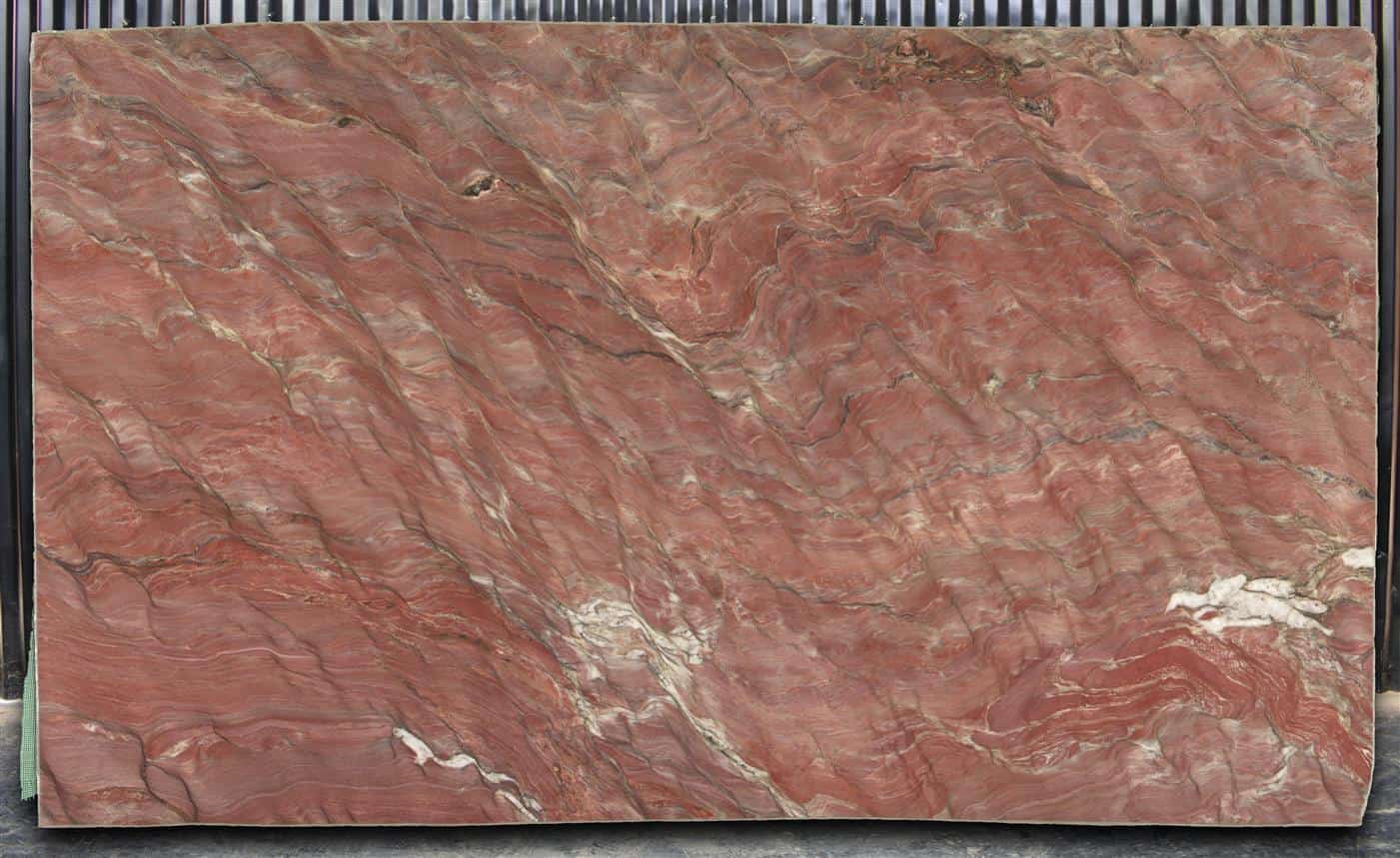 Red Fusion slab at Aracruz RE