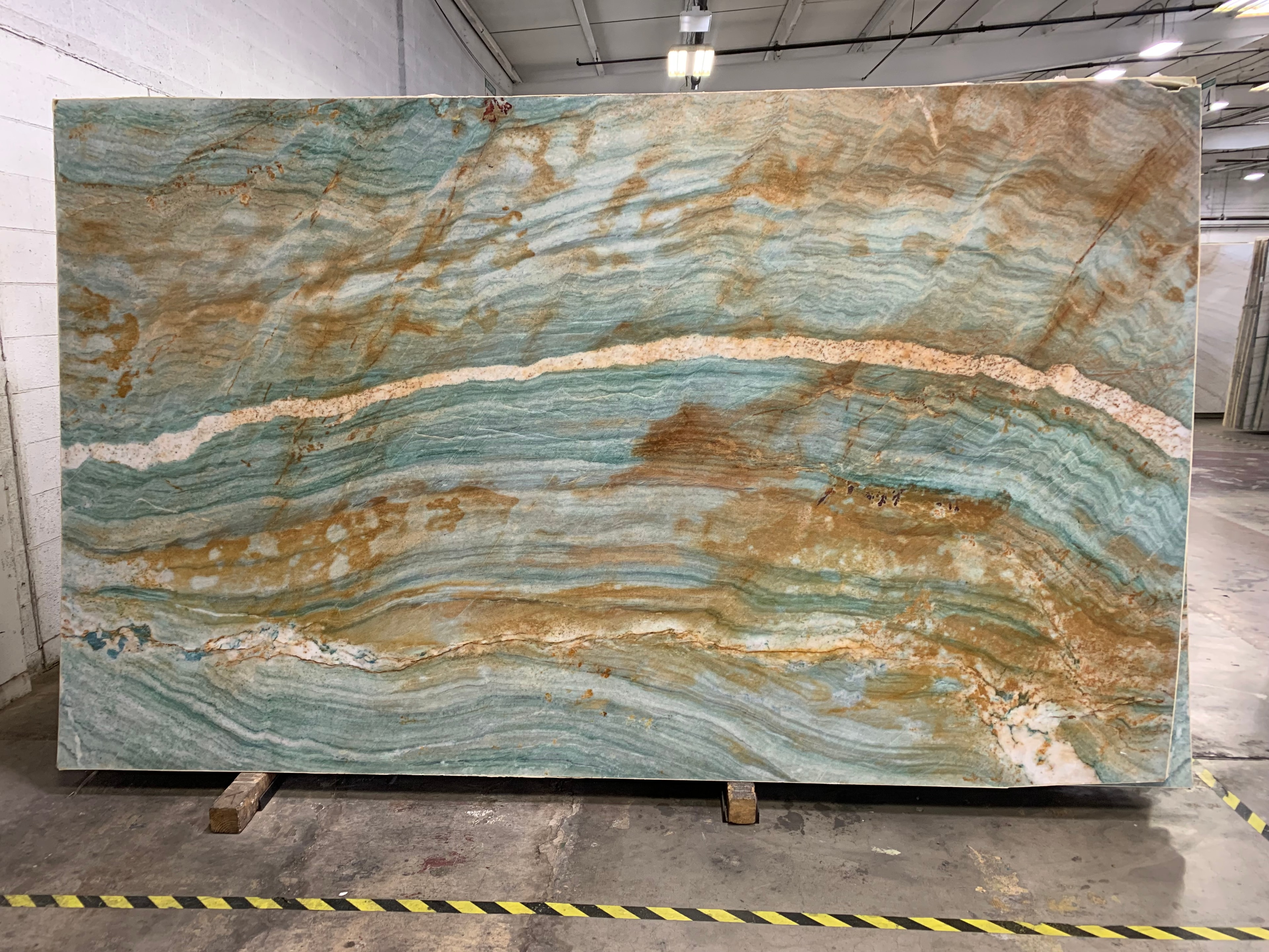 Luise Blue 2cm · Polished slab, full view