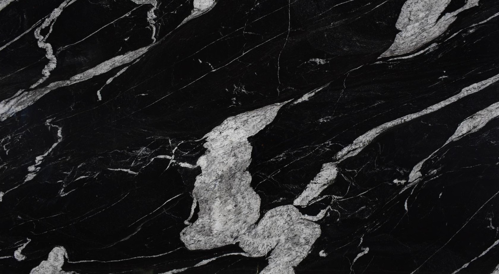 Maori 2cm · Polished slab, full view