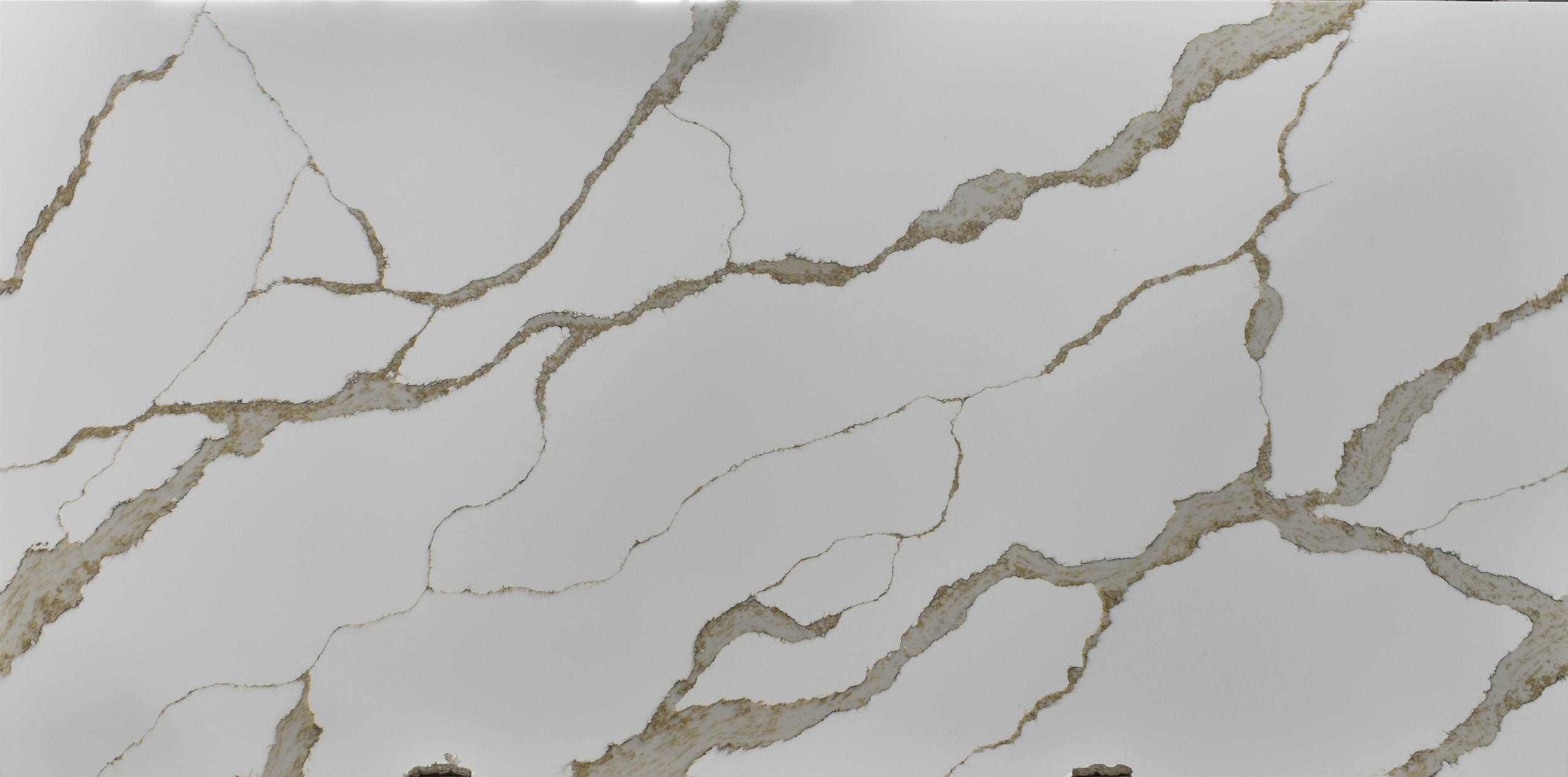 AcarAStone Calac. Translucent 2cm · Polished · 127" × 63" slab, full view