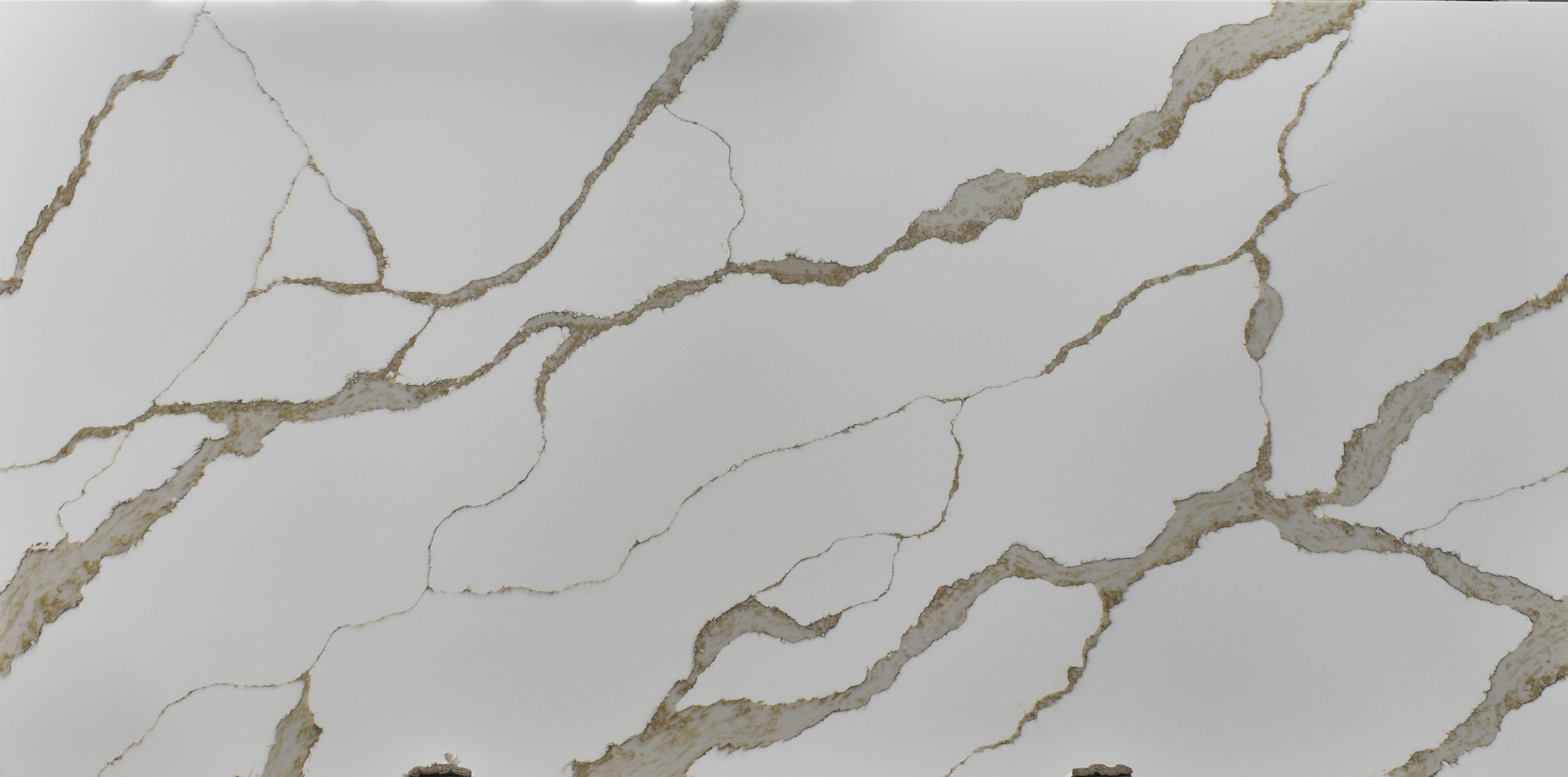 AcarAStone Calac. Translucent 2cm · Polished · 127" × 63" slab, full view