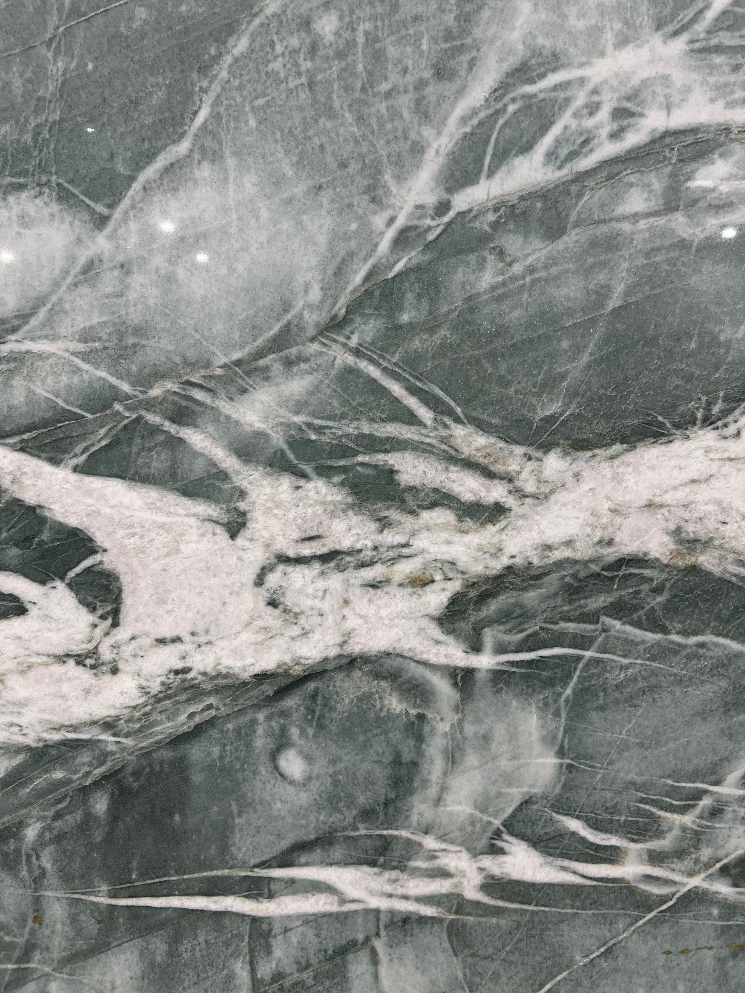 Nassau Quartzite 2cm · Polished slab, full view