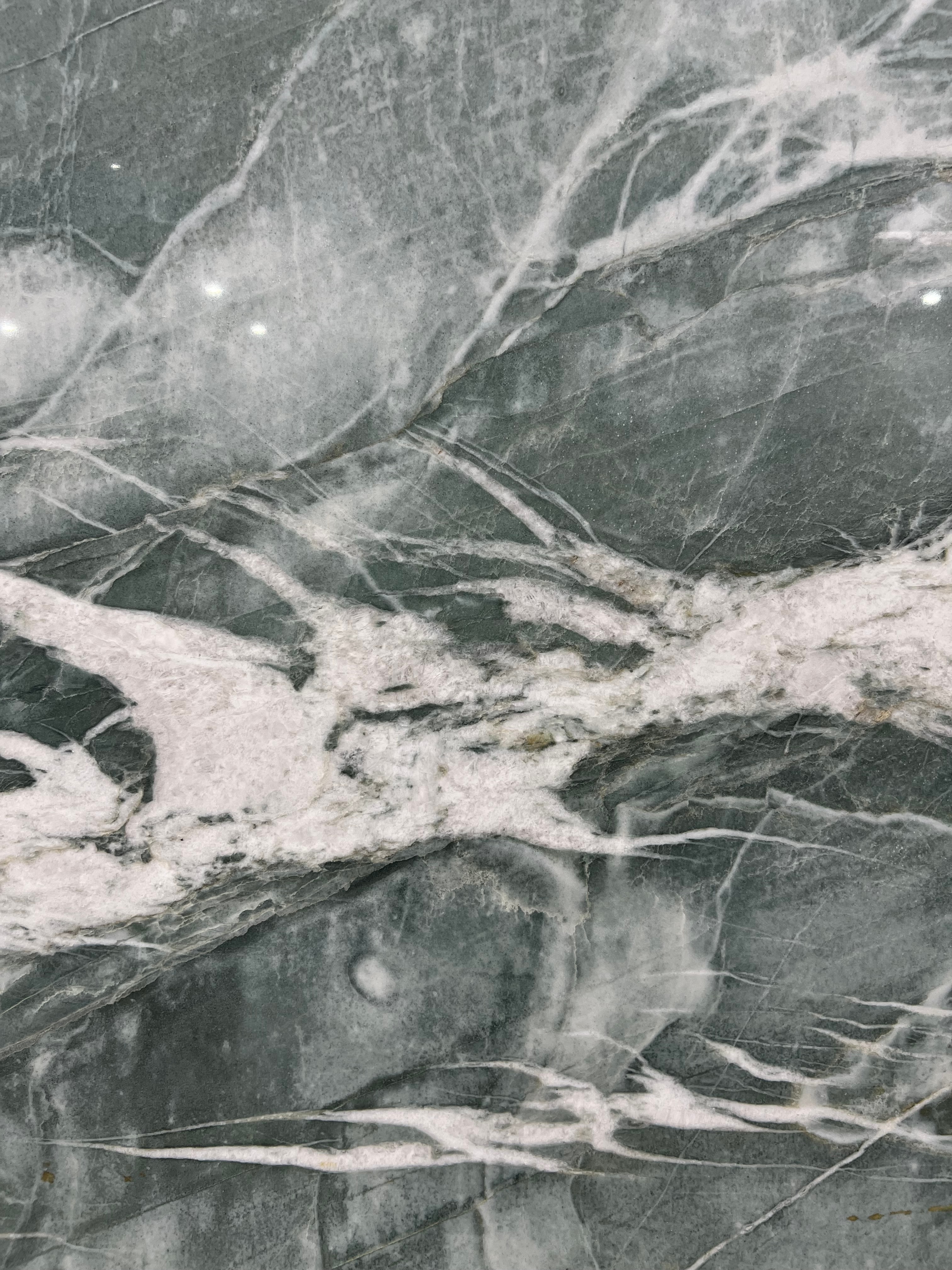 Nassau Quartzite 2cm · Polished slab, full view