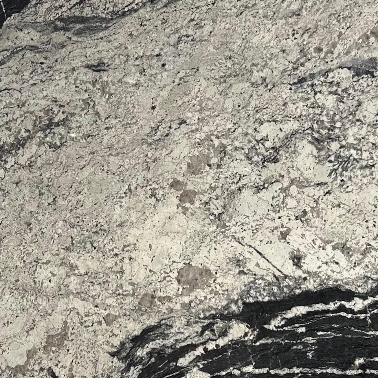 White Valley 2cm · Polished slab, full view