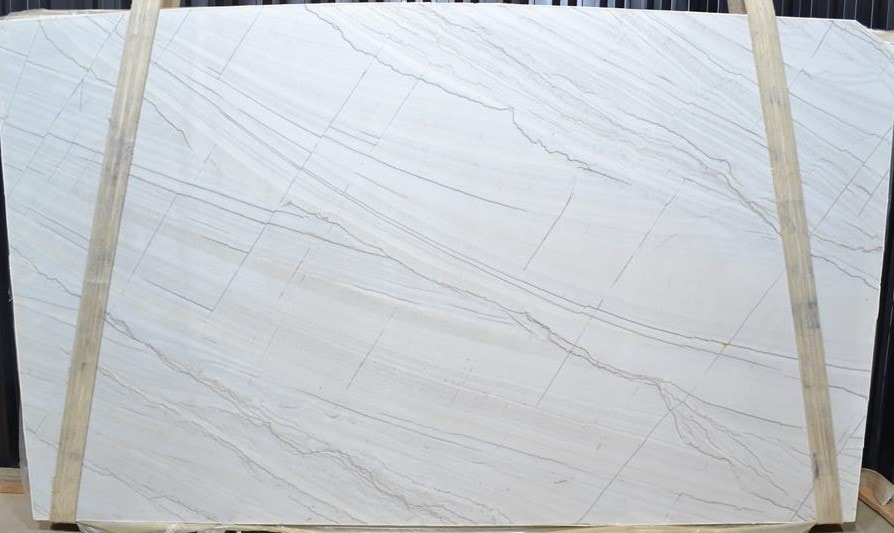 Quartizita Bianca 2cm · Polished slab, full view