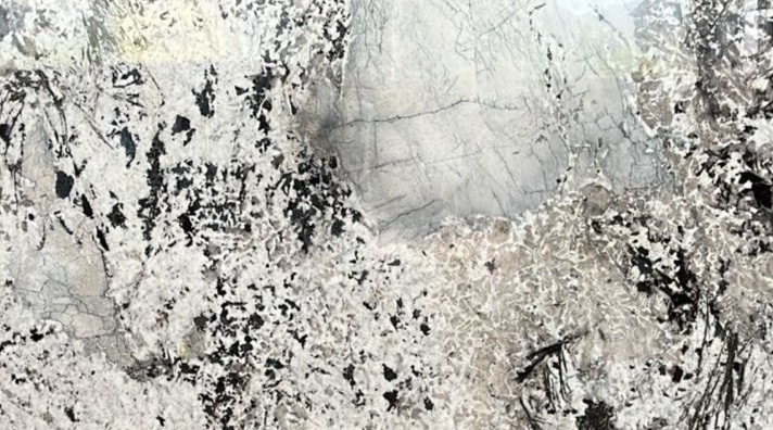 Patagonia White 2cm · Polished slab, full view