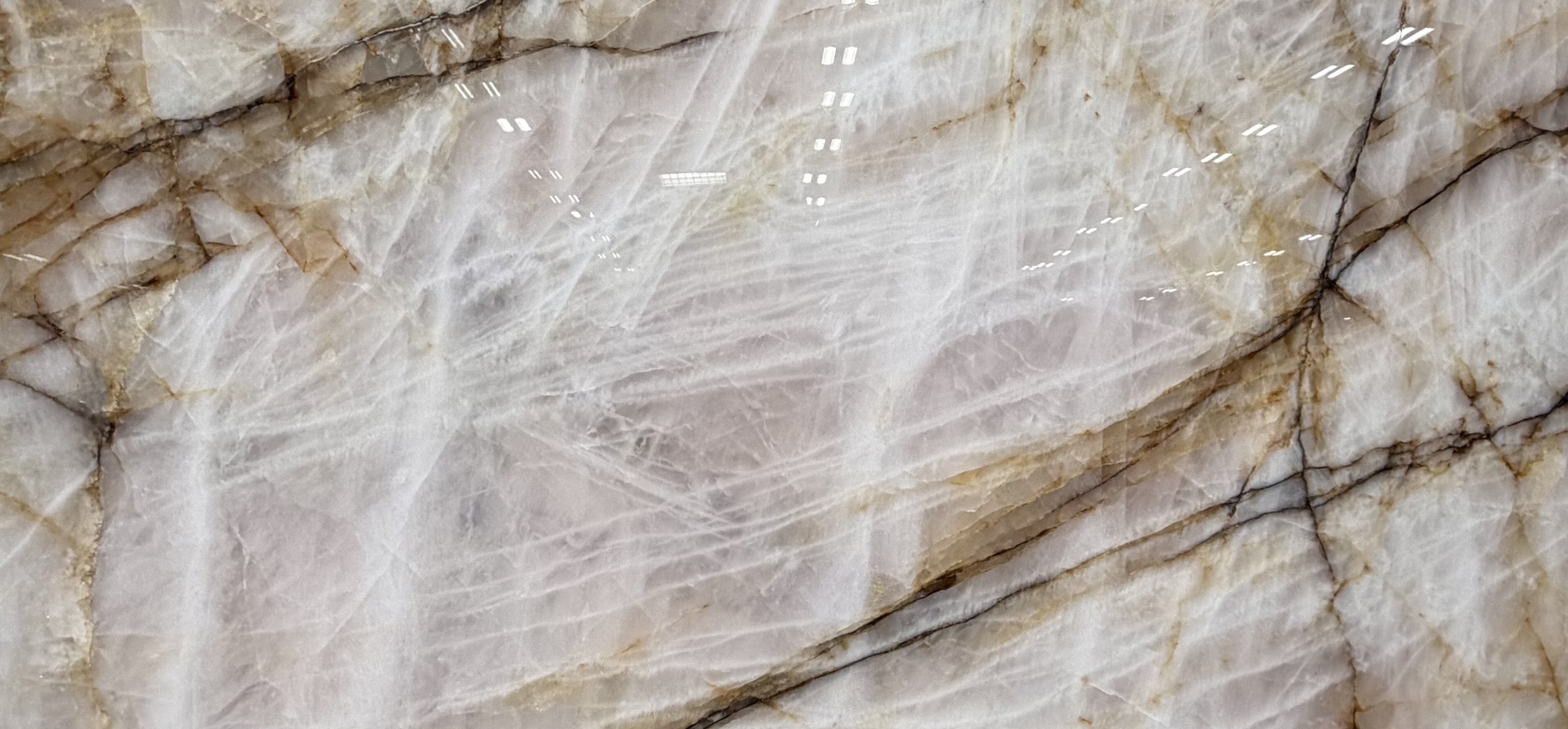 Cristallo Vitrum 2cm · Polished slab, full view