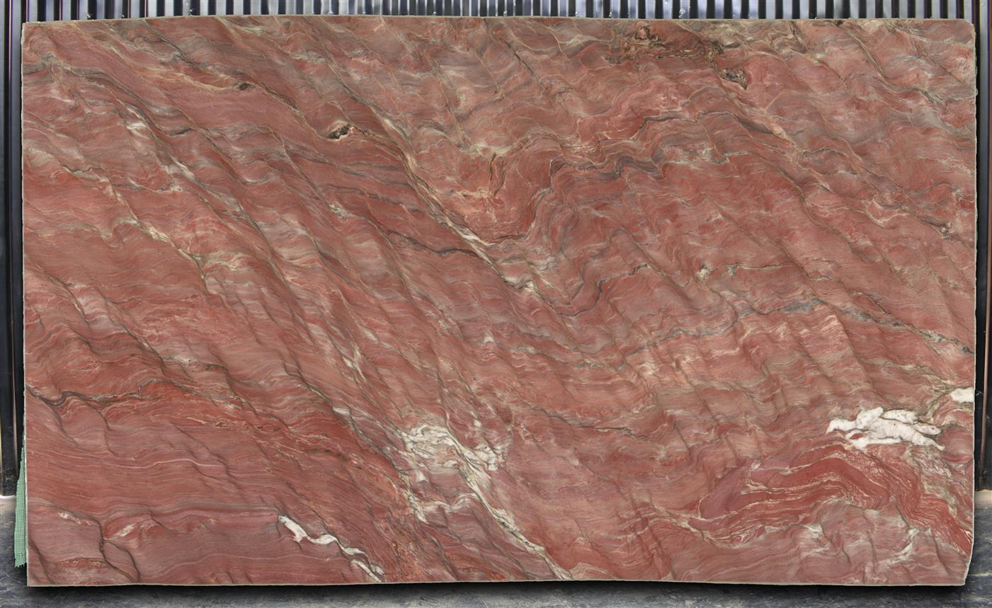 Red Fusion 2cm · Polished slab, full view