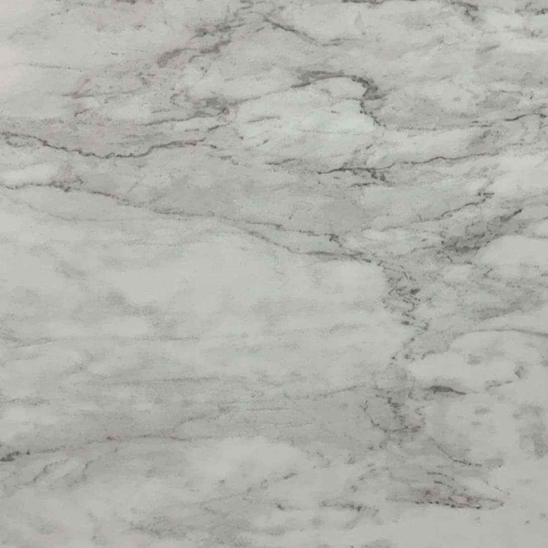 Large-format porcelain slab at Aracruz RE