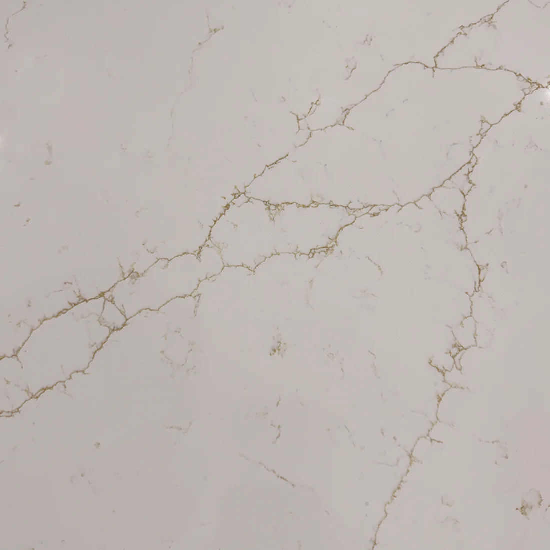 Engineered quartz slab with uniform pattern at Aracruz RE