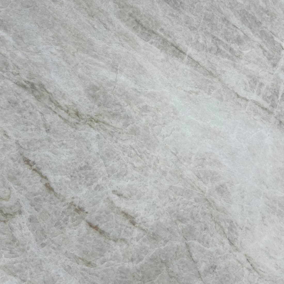 Quartzite slab with dramatic movement at Aracruz RE