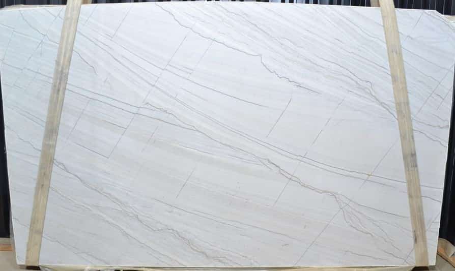 Quartizita Bianca slab at Aracruz RE