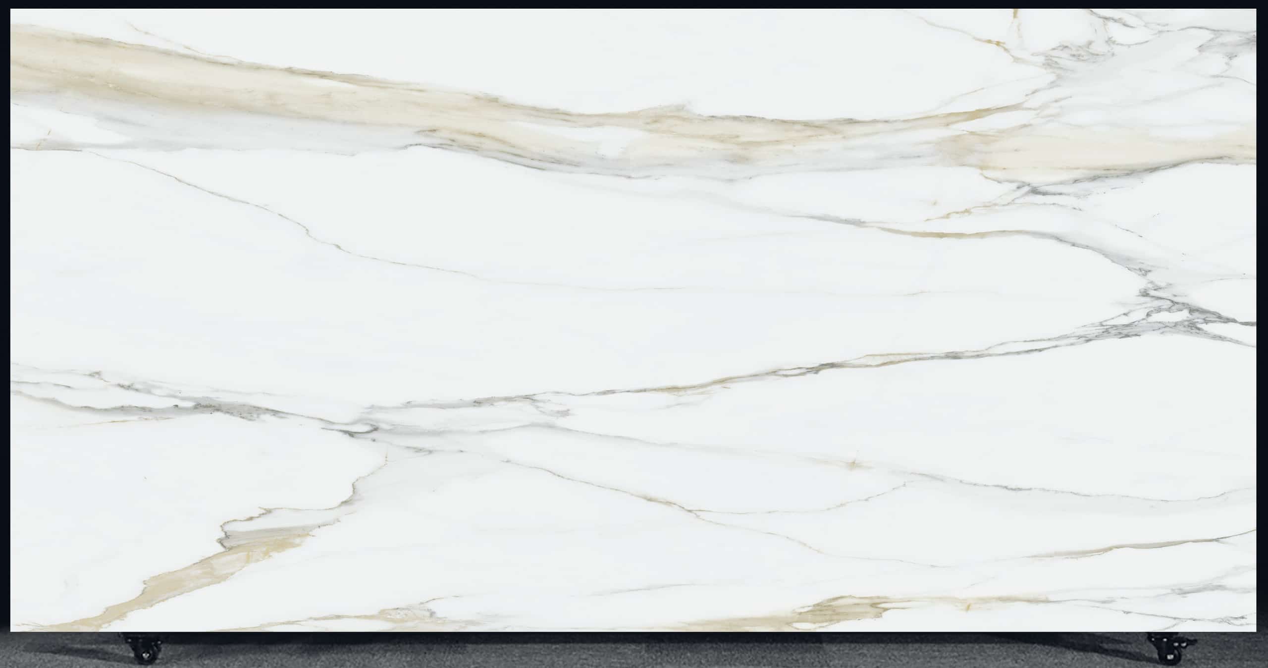 FLORIM Calacatta Gold Glossy slab at Aracruz RE