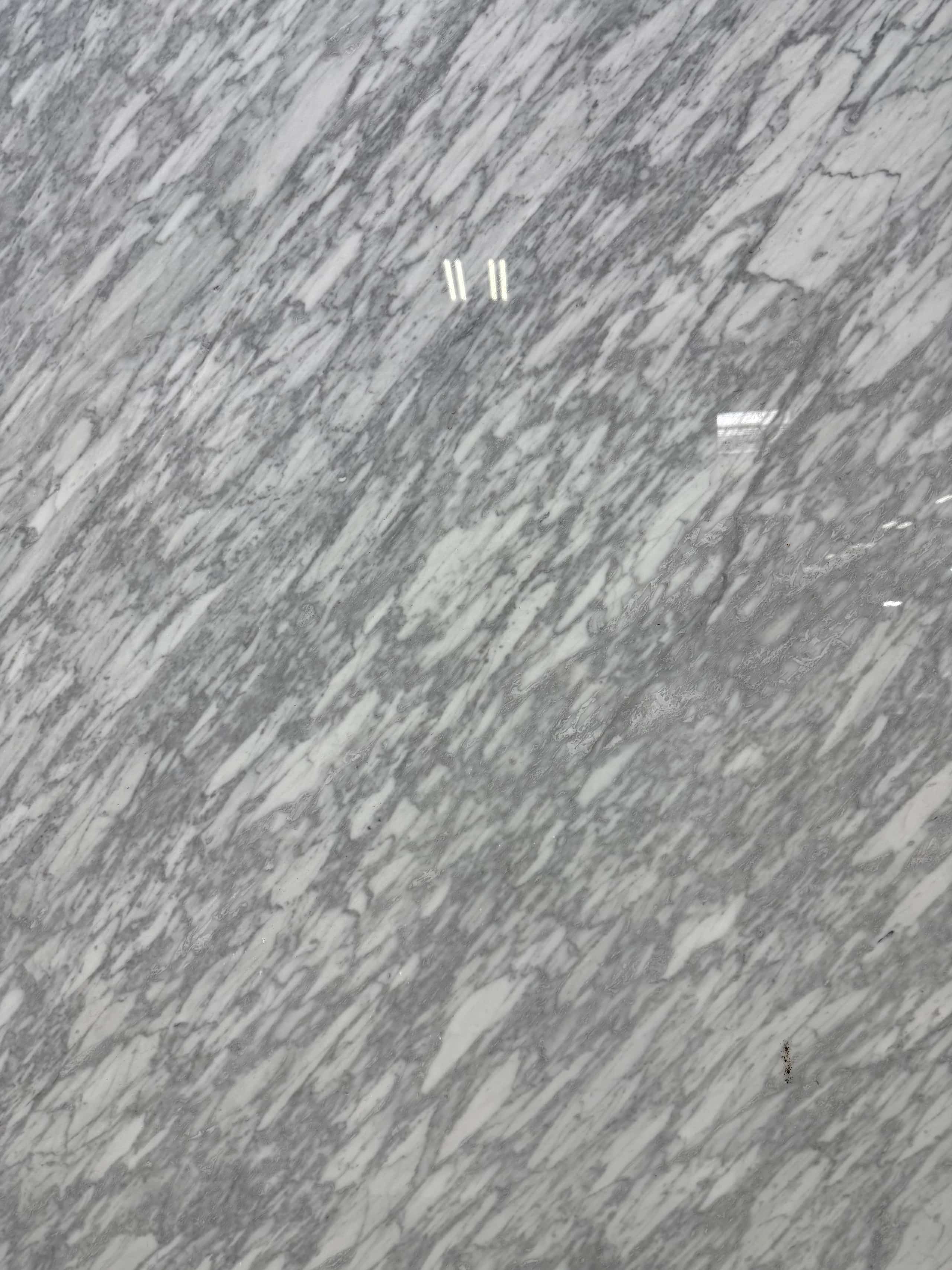 Bianco Carrara Extra slab at Aracruz RE