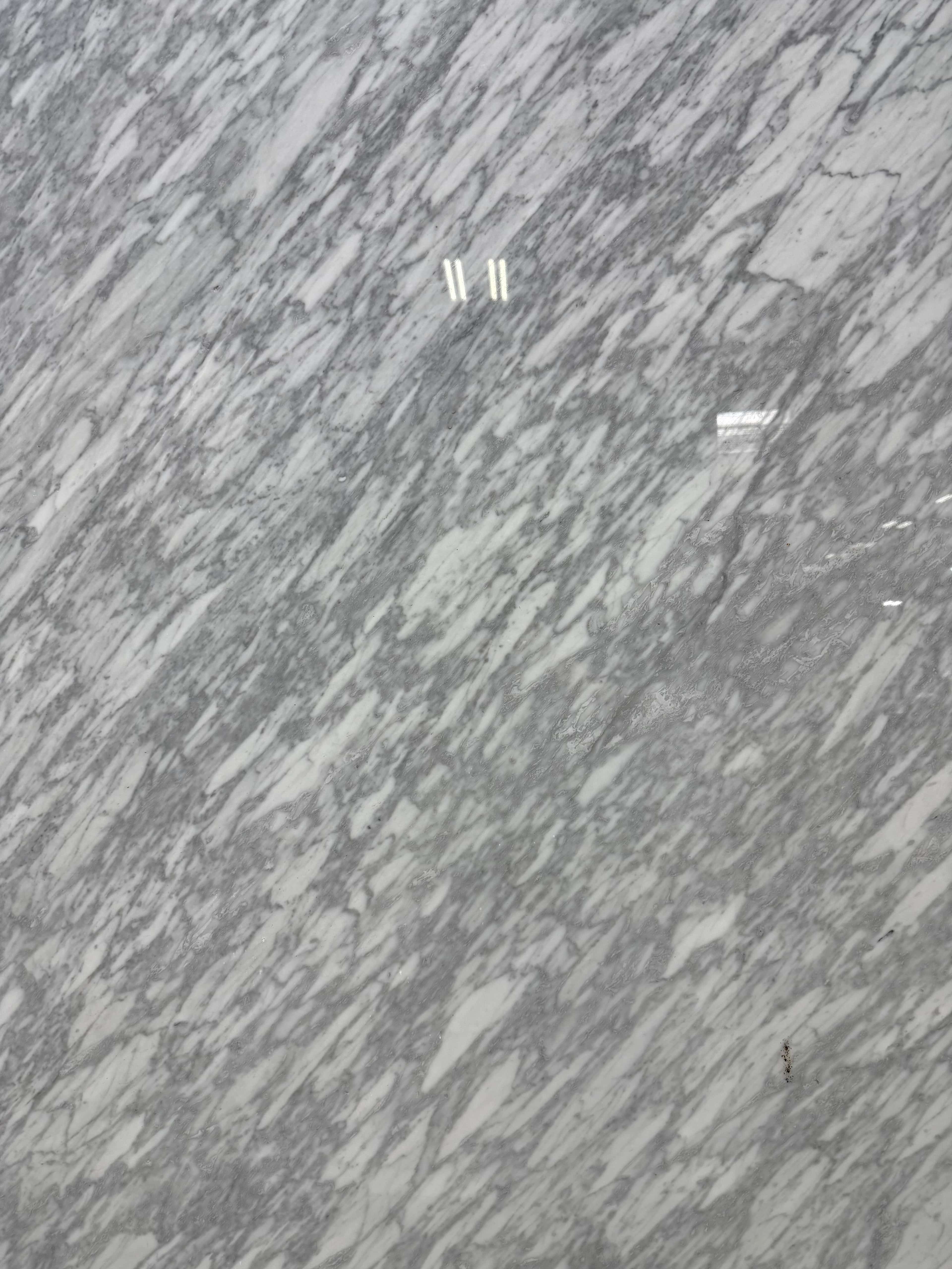 Bianco Carrara Extra slab at Aracruz RE